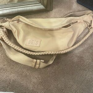 Beis beige belt bag